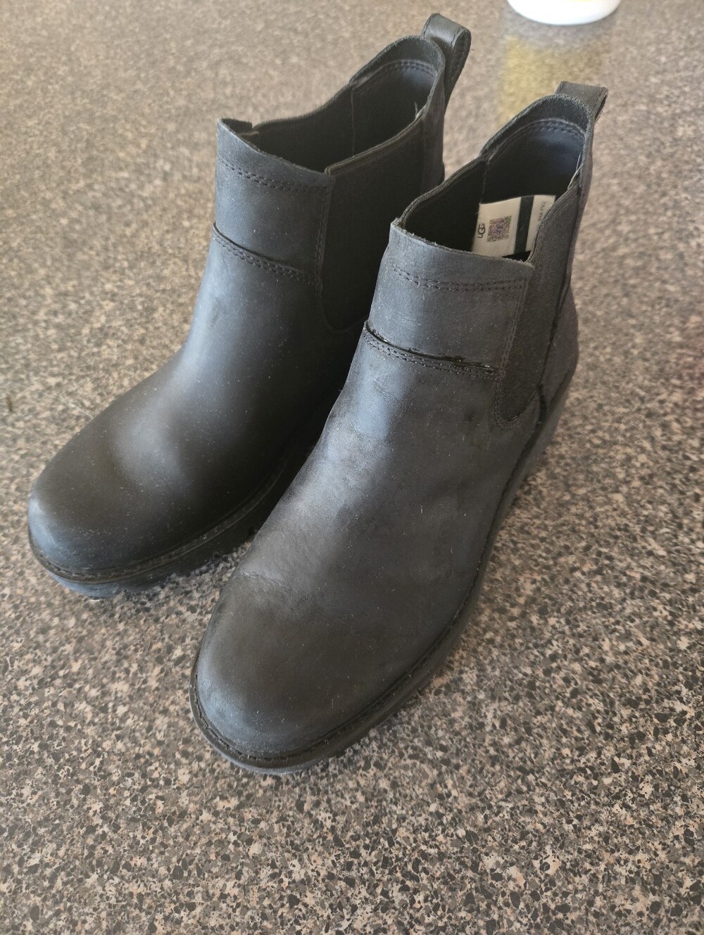 UGG Black Chelsea Boot Gently Used! 8.5